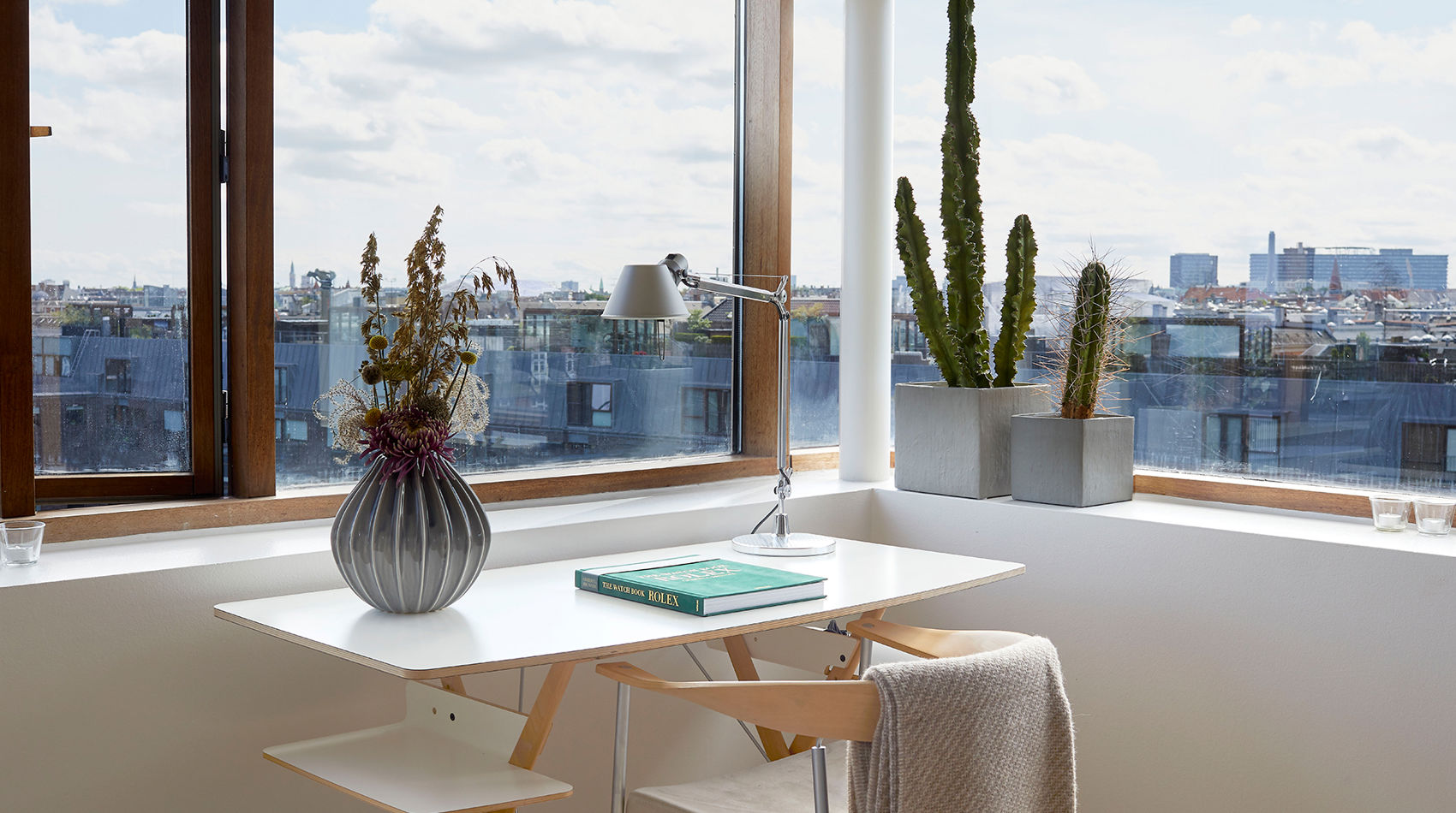 Skrivebord i penthouse hotellejlighed på 105 M2 i København